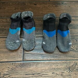 Feetures socks. Size M grey/black